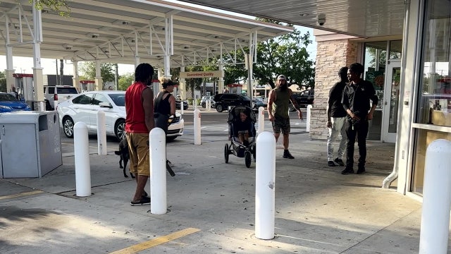 1 arrested after machete attack at Tampa Wawa store