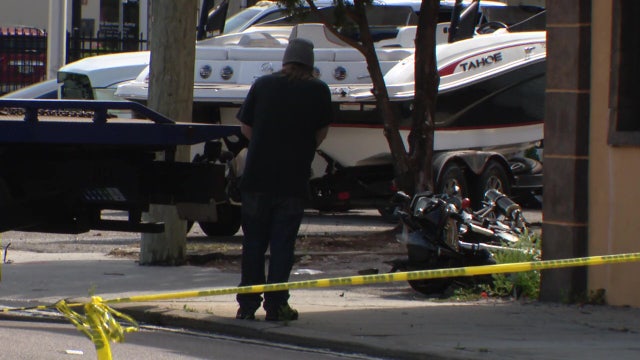 Motorcycle strikes building in Bradenton during fatal crash: Police