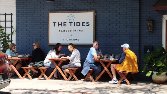 Award-winning Safety Harbor hot spot combines seafood market and restaurant