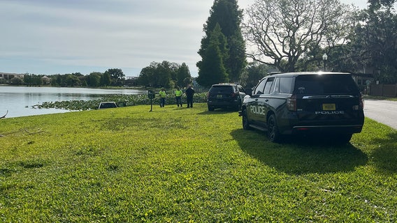 Driver hospitalized after car crashes into Lakeland lake: Police