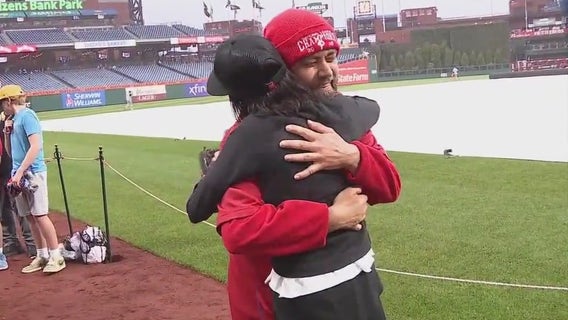 1 kidney donation bonds 2 strangers forever in gift of life as they meet for the first time