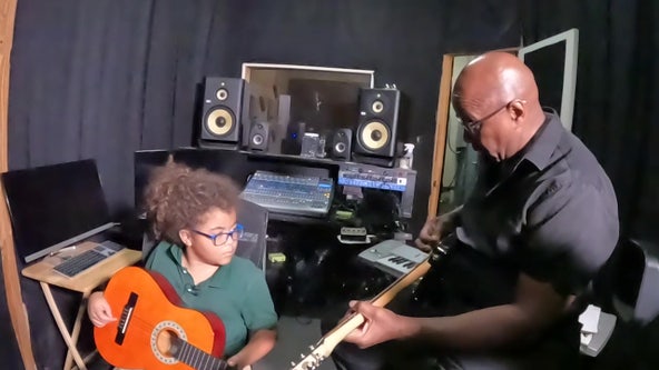 St. Petersburg jazz musician teaches kids who can't afford music lessons