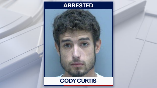 Suspected drunk driver plows into outside tables at Florida restaurant killing 1, injuring 4