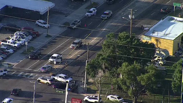 1 dead after early morning crash in Tampa, police investigating
