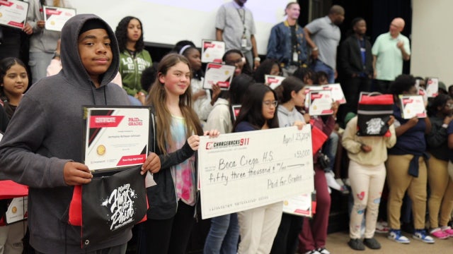 Pinellas County non-profit paying students for good grades