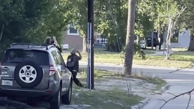 WATCH: 2 suspects beat up teen, steal his bike in Clearwater over near collision