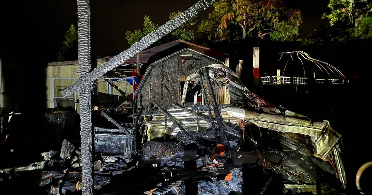 Fire destroys building in Weeki Wachee: HCFR | FOX 13 Tampa Bay
