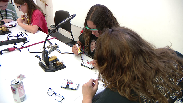 All-girls camp introducing Bay Area students to STEM careers