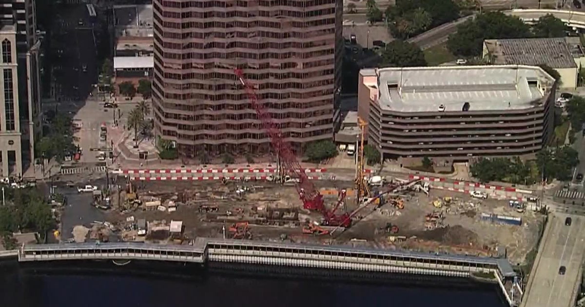 Parts of Tampa Riverwalk flooded after water main break | FOX 13 Tampa Bay