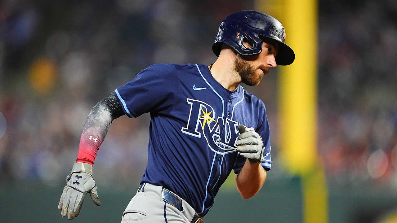 DeLuca and Lowe homer as Tampa Bay Rays pounce on poor Kansas City pitching in 10-8 victory over Royals
