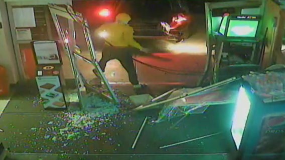 Palmetto police chief reacts to ATM burglary caught on camera: 'We think they were familiar with it'