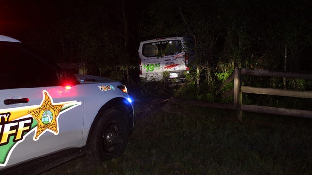 Florida man in U-Haul leads Citrus County deputies on chase before crashing into fence, tree