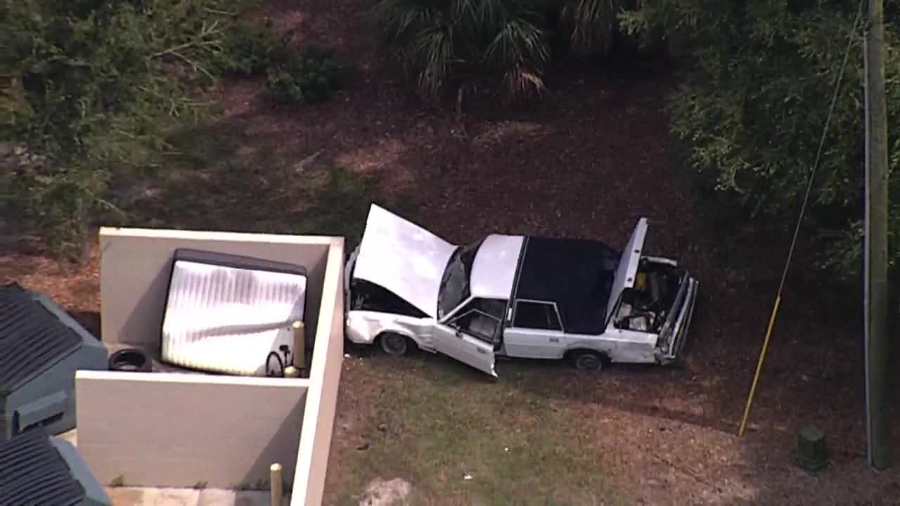 Suspect rammed into Lakeland police vehicles at shopping plaza, crashed near park: LPD