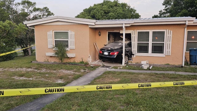 Car crashes into Spring Hill home, driver hospitalized