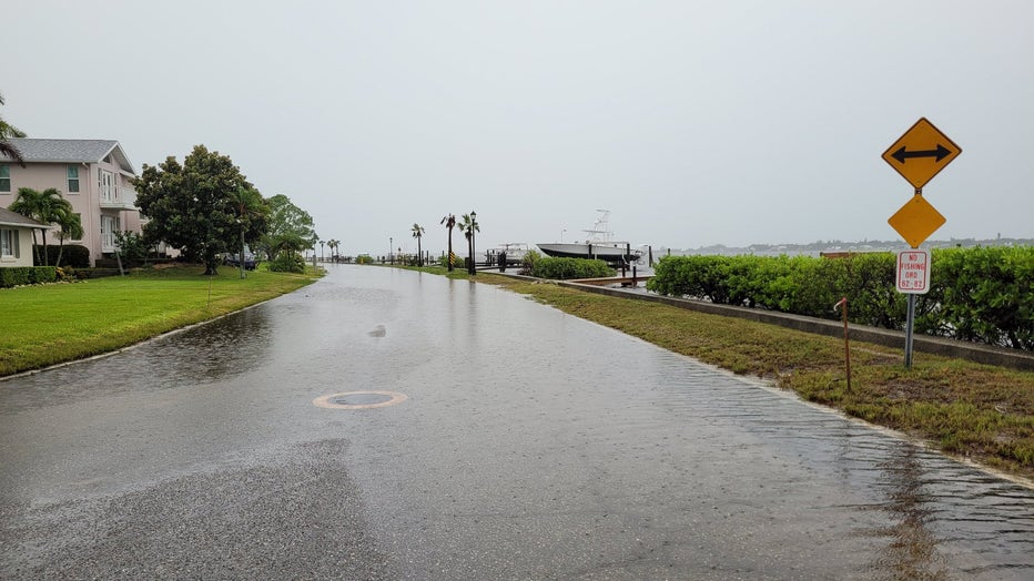 Riverview Blvd. Bradenton was starting to flood by Sunday morning. Image is courtesy of the Bradenton Police Department. 