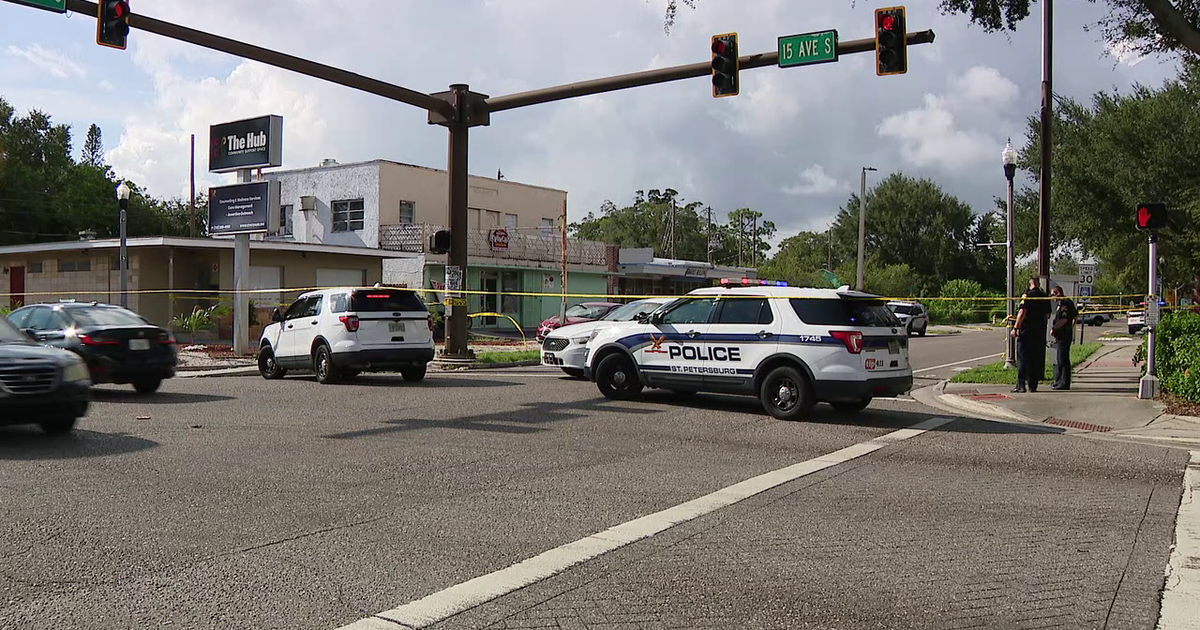 2 teens shot in front of St. Pete convenience store | FOX 13 Tampa Bay