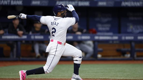 Díaz hits a 2-run homer to complete an 8-run 4th inning and the Tampa Bay Rays beat the Twins 9-4