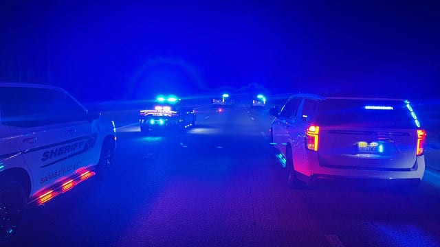At least 1 killed in crash on I-75 in Sarasota County