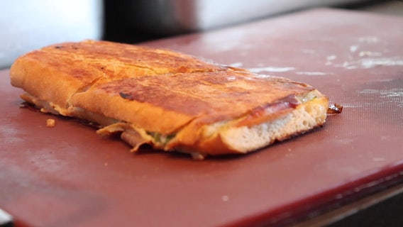 St. Petersburg artist found passion for still life paintings: 'Beautiful domesticity'