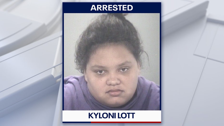 Kyloni Lott mugshot courtesy of the Plant City Police Department. 