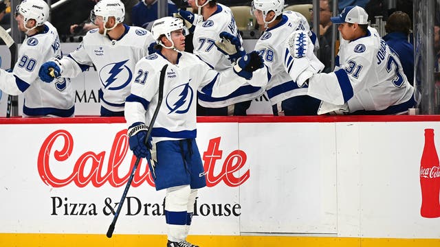 Brayden Point’s OT winner helps Lightning rally past Penguins, 3-2