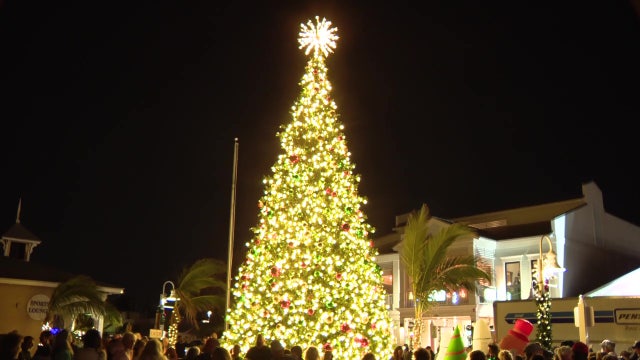 Bradenton Beach celebrates Christmas amidst devastating loss after hurricanes