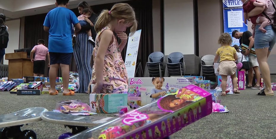 Ashlee's Toy Closet gives toys to kids affected by Hurricanes