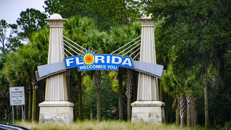 North America, USA, Florida, Border Welcome Sign. (Photo by: Bernard Friel/Education Images/Universal Images Group via Getty Images)