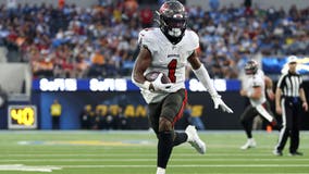 Mayfield throws for 4 TD passes as Buccaneers dominate the second half to rout Chargers 40-17