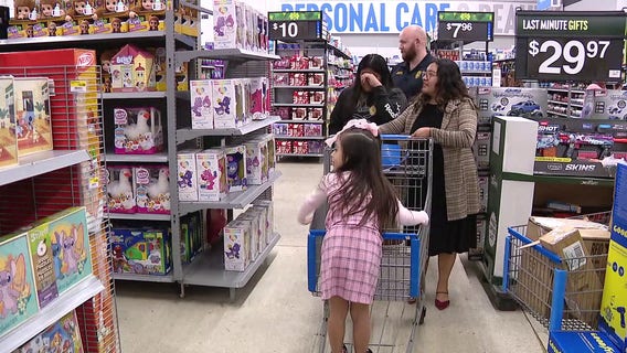 Family of Bradenton mother killed in shooting join police for Christmas shopping, no arrests