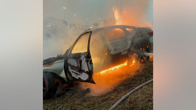 Off-duty Florida paramedic rescues driver from burning vehicle: 'Undoubtedly saved a life'