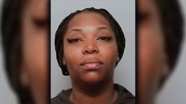 Lakeland woman accused of leaving 4 children in car while drinking at Winter Haven lounge