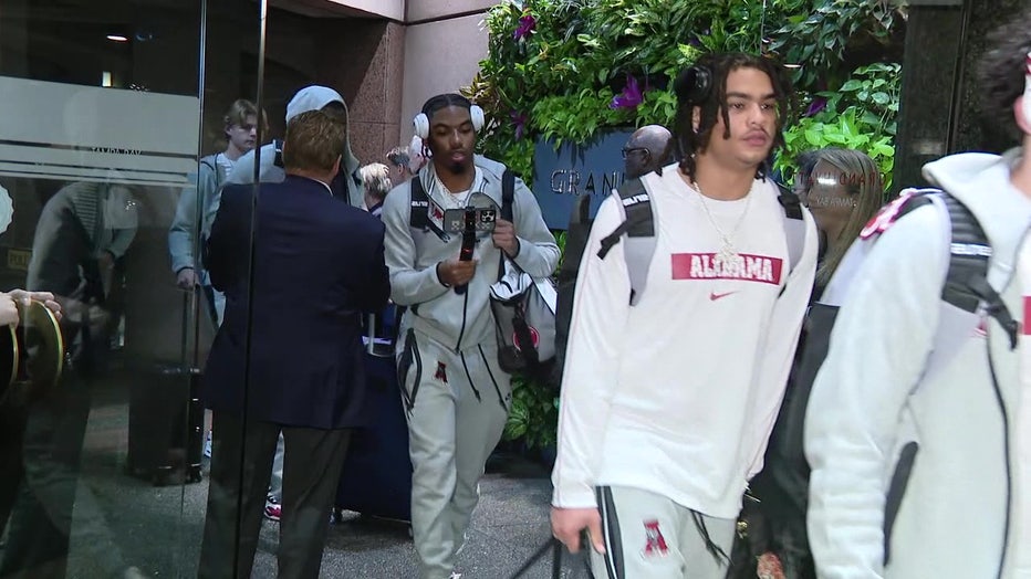 Alabama football team arriving in Tampa ahead of ReliaQuest Bowl.