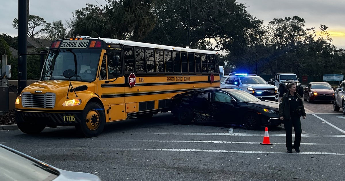 Sarasota school bus crash under investigation: SCSO | FOX 13 Tampa Bay