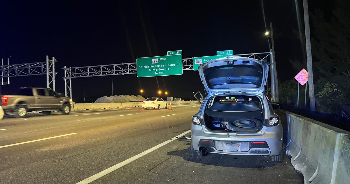 Man struck by car and killed while fixing flat tire on I-275 shoulder ...