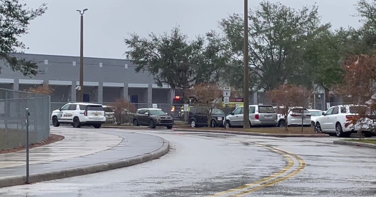 Students pepper sprayed during fight at a Riverview middle school | FOX ...
