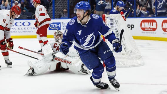 Brayden Point scores with 52 seconds to play to lift Lightning to 3-2 win over Hurricanes