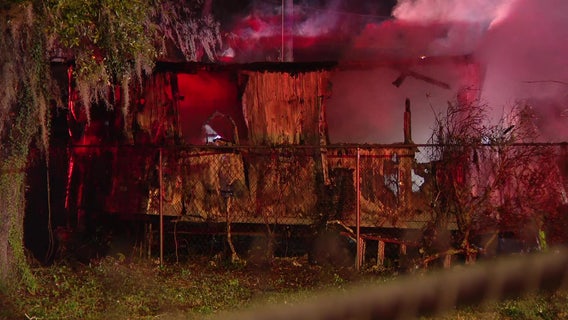 Man arrested after trying to fight arson investigator at scene of fire: HCSO