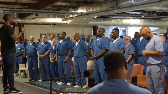 Singer and songwriter Sean Feucht brings music to correctional facility