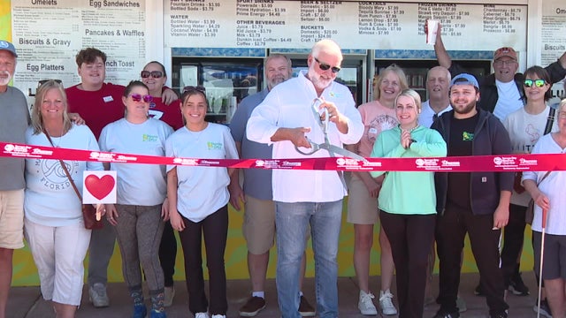 Pass-a-Grille beaches Paradise Grille reopens months after storms