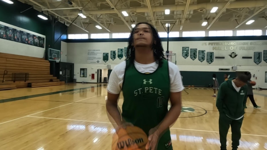 Nijaun Harris practicing free throws during a team practice.