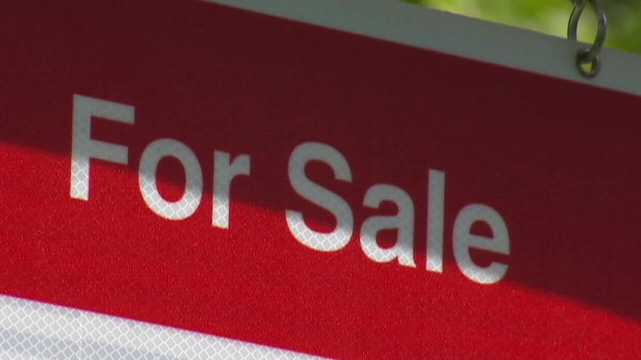 'For sale' sign.