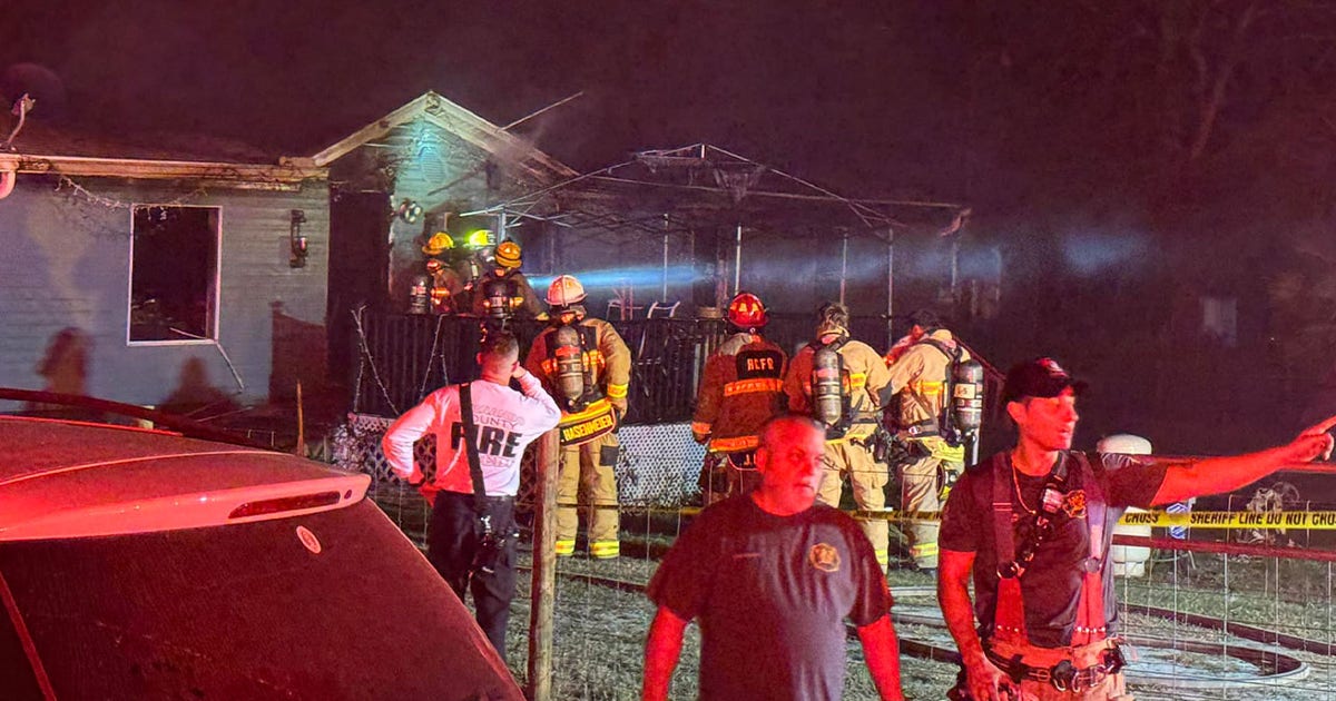 Brooksville mobile home fire leaves 1 dead: Officials | FOX 13 Tampa Bay