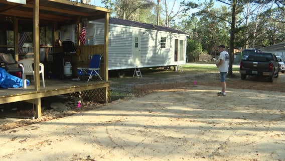 Citrus County couple at odds with the county over size of new manufactured home