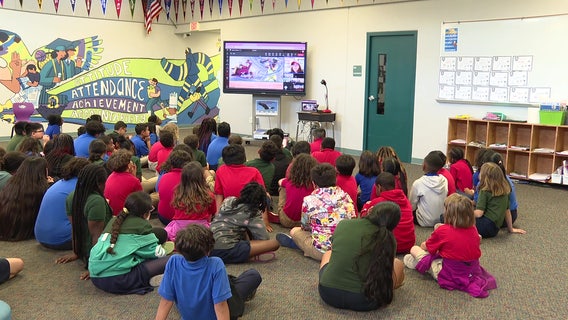 Buck O'Neil's legacy lives on as Sarasota 4th graders learn about baseball great