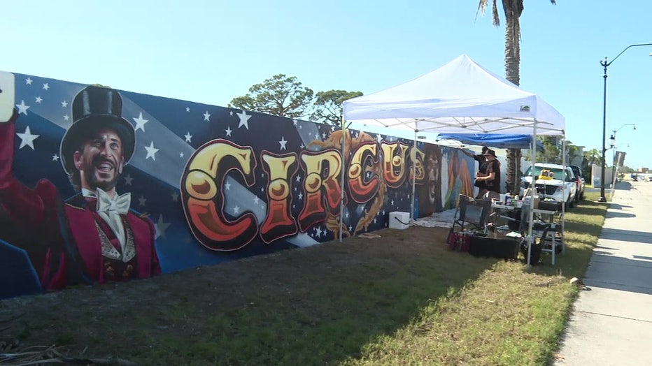 The mural honoring Venice's circus history.