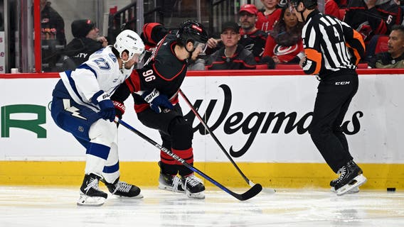 Jarvis scores short-handed, Kochetkov stops 23 shots as Hurricanes beat Lightning 4-1
