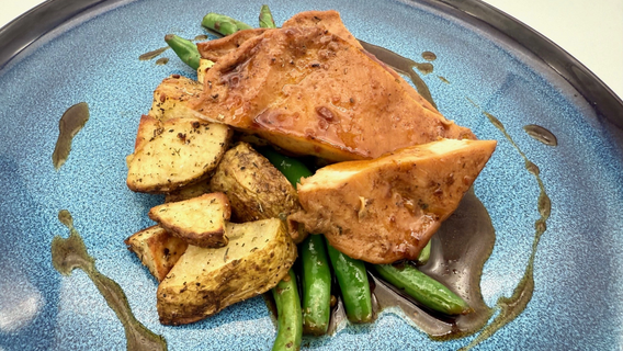 Dinner DeeAs Recipe: Honey-Glazed Garlic Chicken