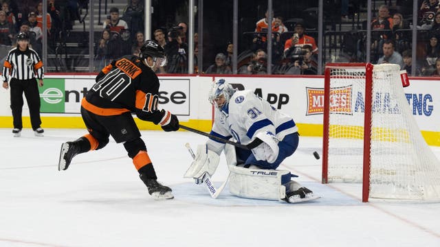 Flyers end winless homestand with 4-3 shootout win over Lightning