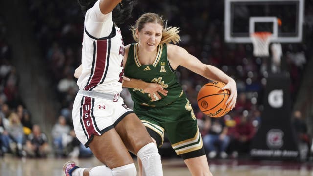 USF women’s basketball faces Tennessee in March Madness as Tampa prepares for Final Four